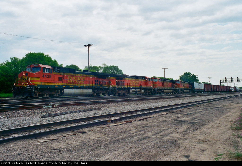 BNSF 4439 West